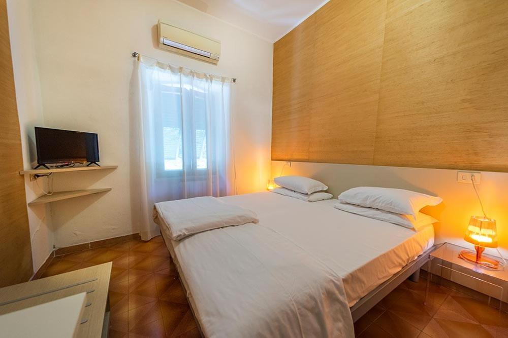 Hotel Casa Lupi Марчана Марина Екстериор снимка